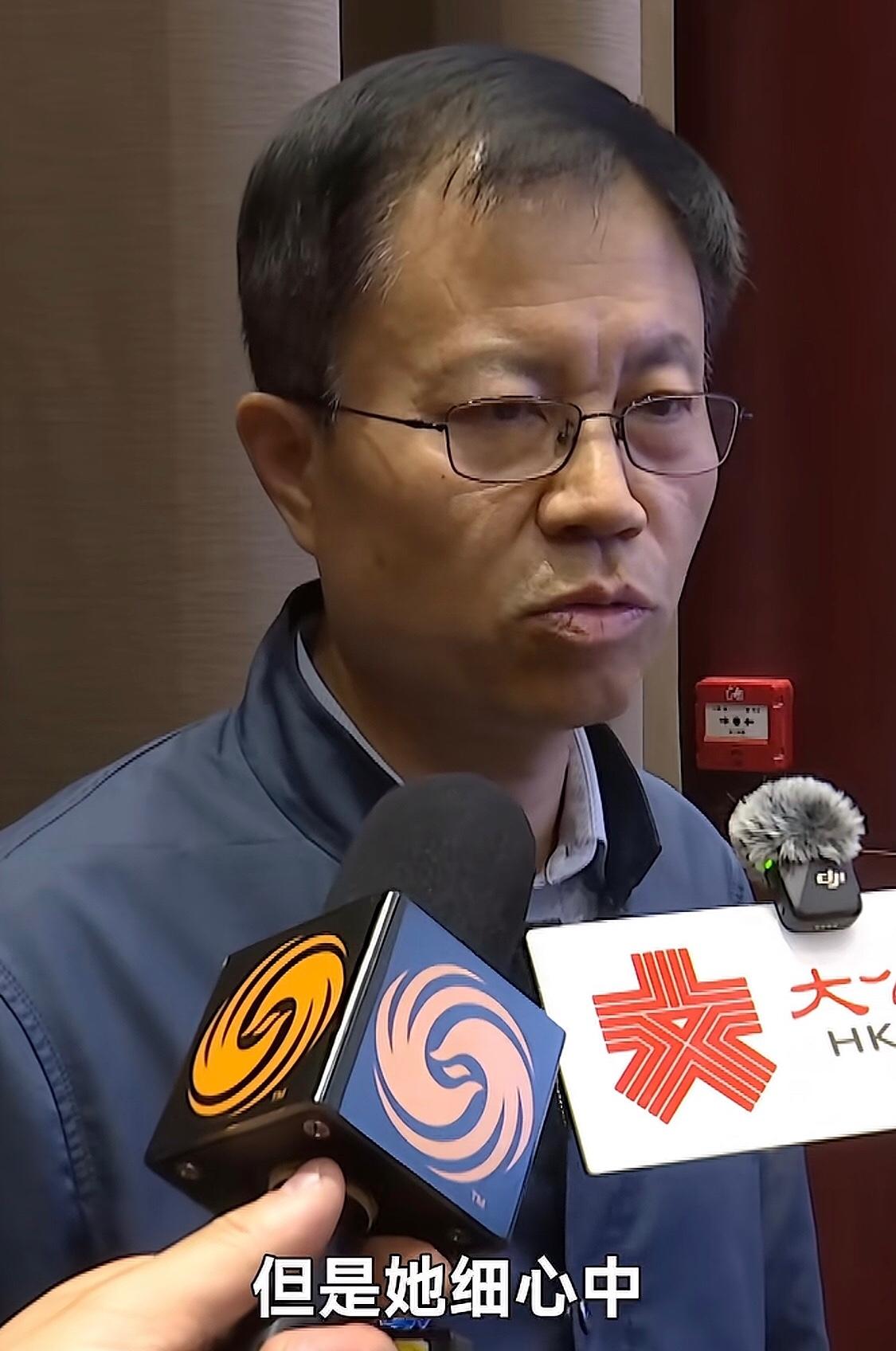 从黎家盈身上，读懂4个人生真相。
第一，起点不决定终点。小时候成绩平平，不代表一