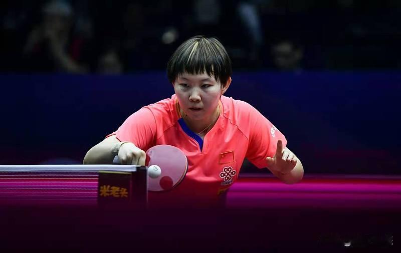 亚运赛场最想蹲的居然不是全主力的国乒女团首秀。
上午国乒3比0横扫尼泊尔，九局比