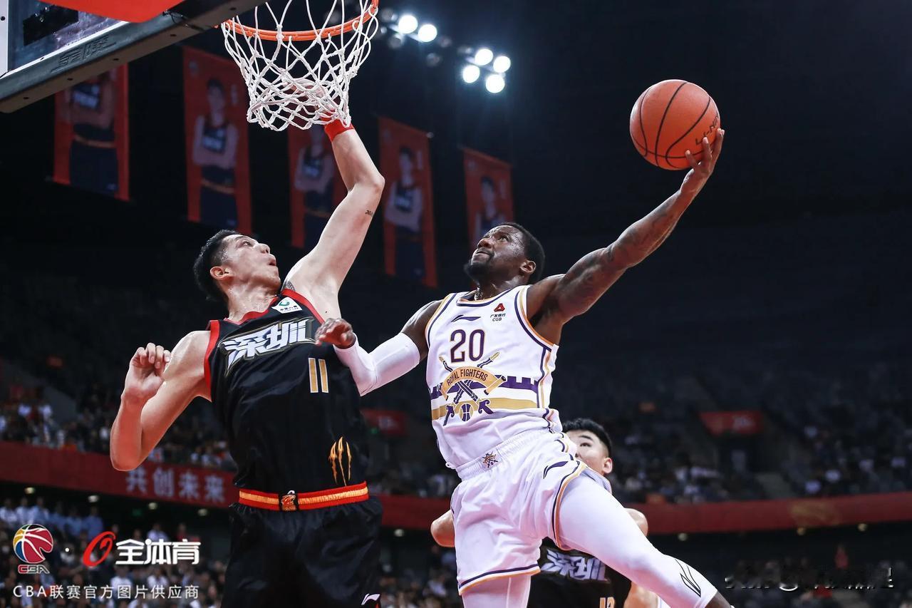 12进8会出现极端战况？央视直播！
CBA季后赛12进8首回合赛事今晚开打，会不