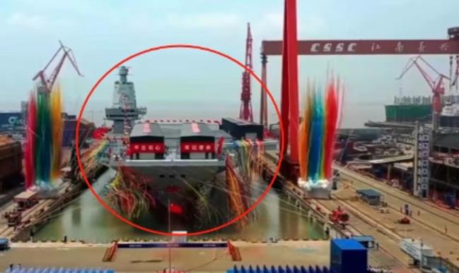 为什么福建舰这么久还不服役？其实说白了，是因为福建舰的技术问题，没办法直接服役。