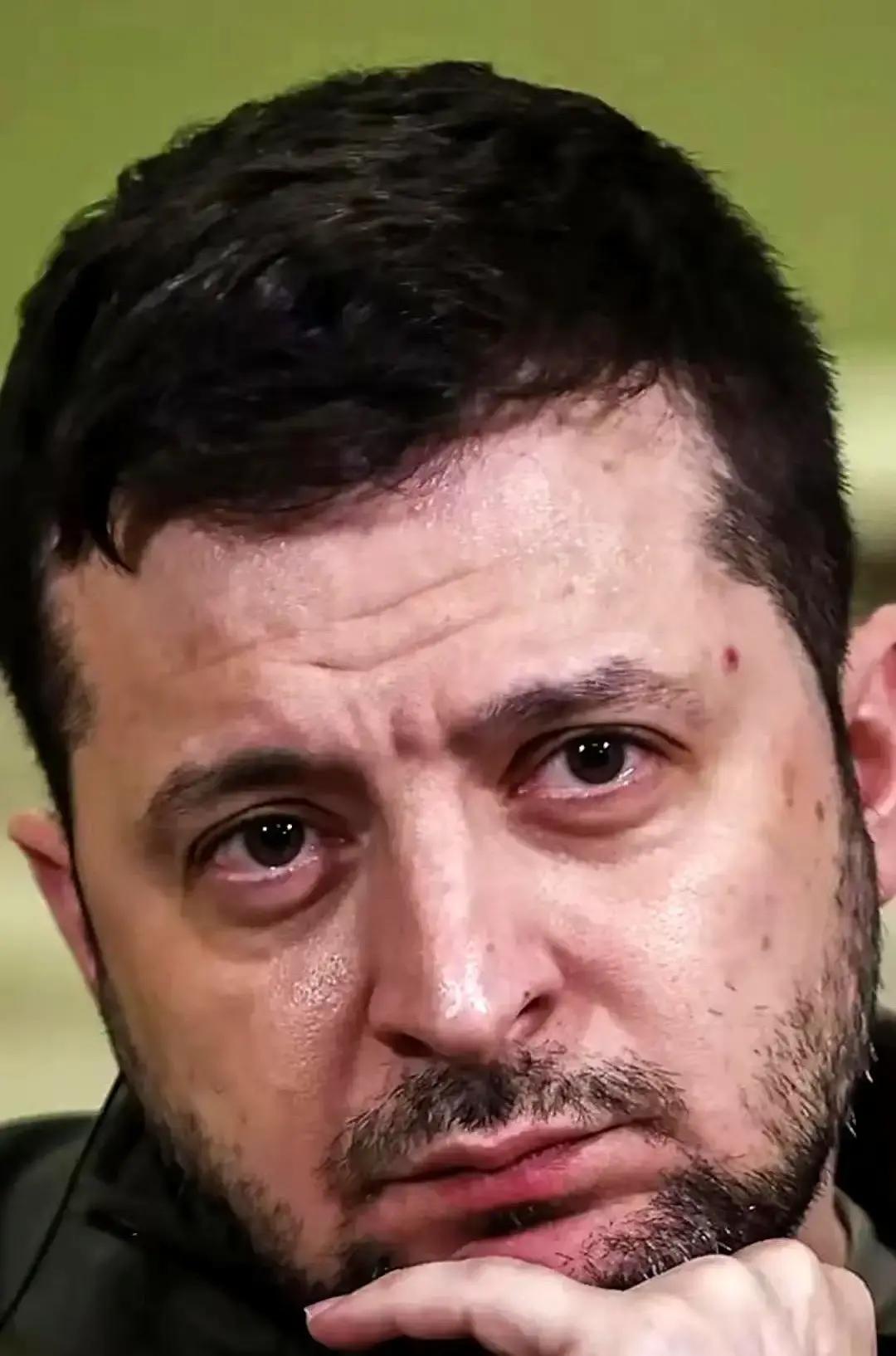 果不其然。
 
美国政府突然宣布了，追加一揽子对乌军援，重点是防空拦截弹、HIM