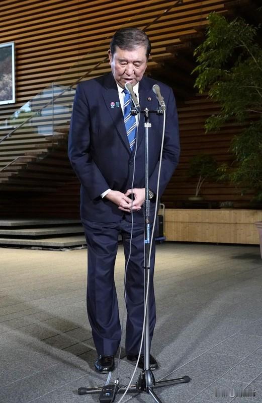 日本政客为何对“拜鬼”如此上瘾 日本政客咋就对“拜鬼”这么上瘾呢？日本政客对“拜