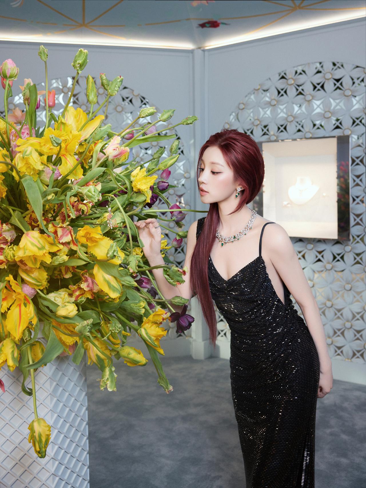 好贵大气的雨琦[飞吻]
宋雨琦