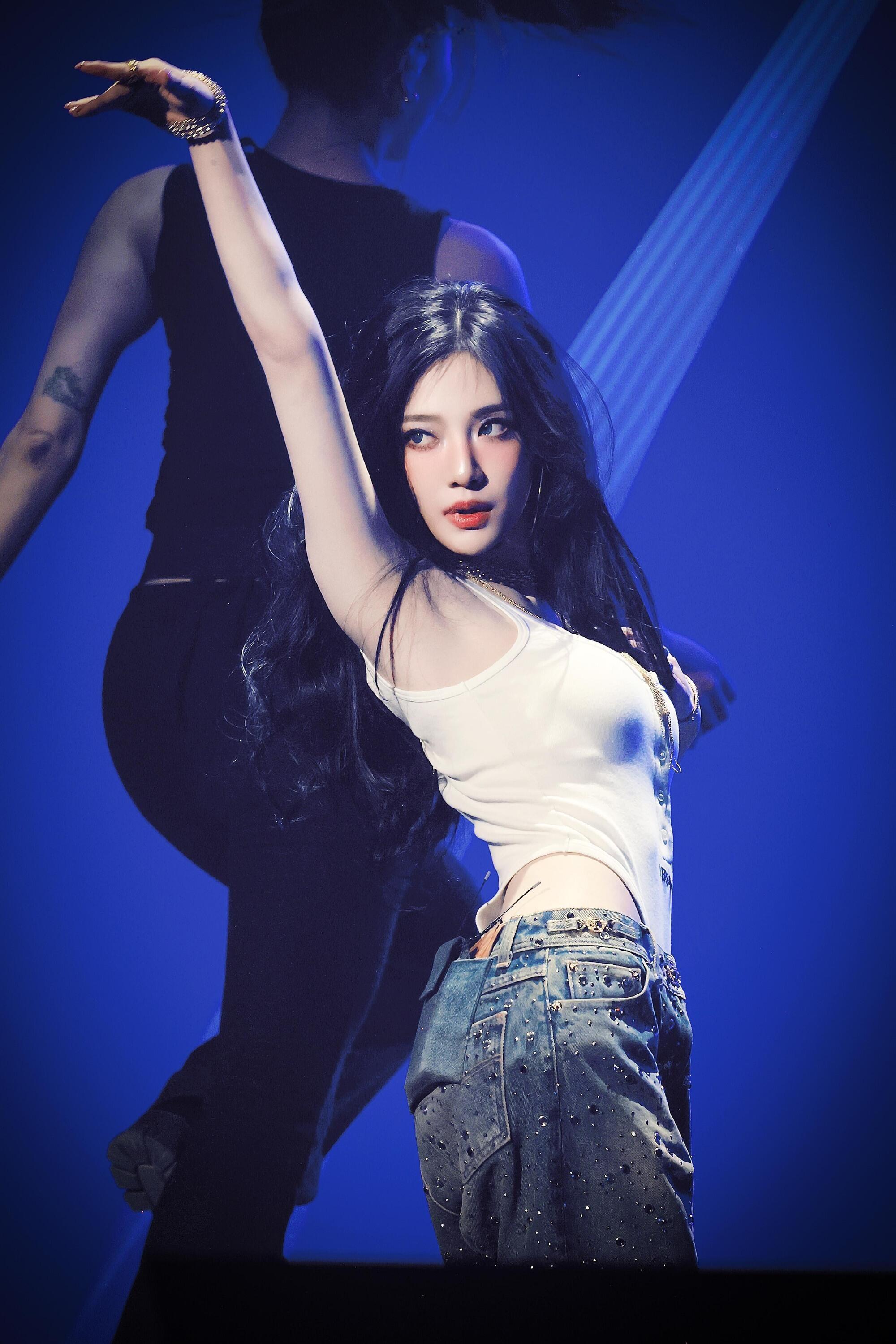 宁艺卓GUCCI从接触到代言仅半年【宁艺卓】脸和词条都爽爆了 