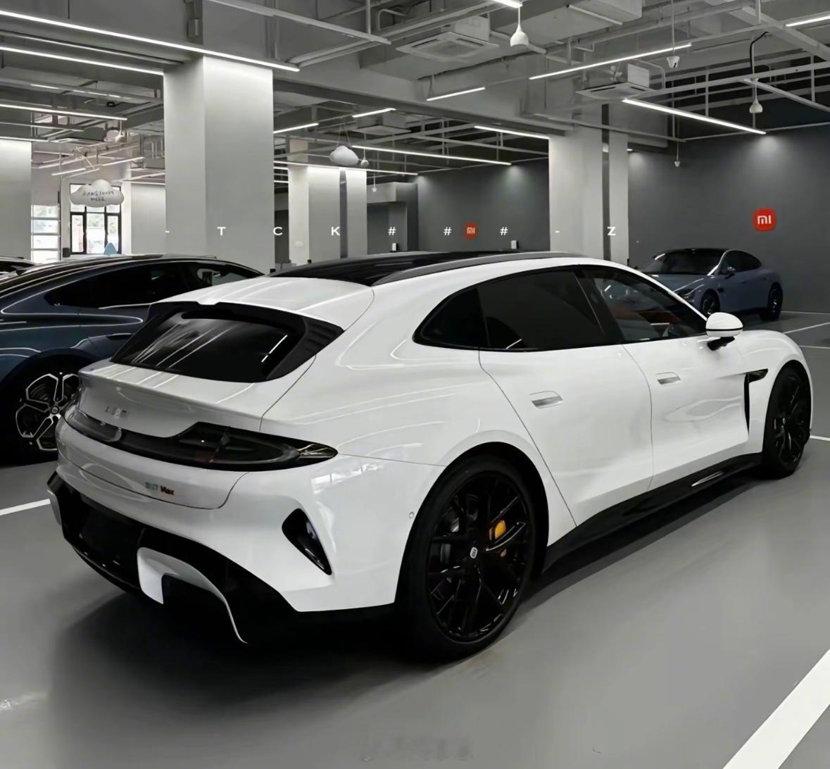 SU7旅行/猎装，看着更顺眼不？[笑而不语][笑而不语]（转自网络）#小米su7