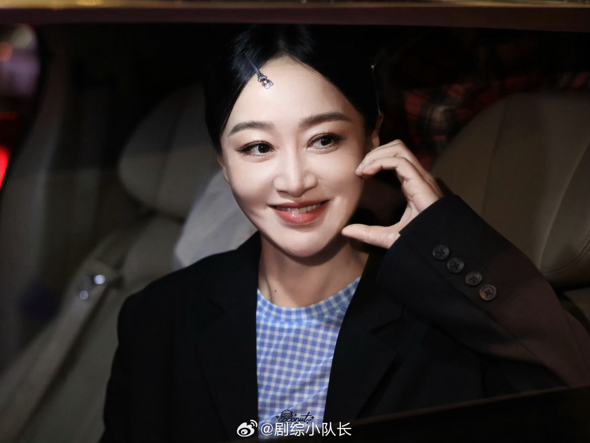 赵子琪是我浪姐唯一人脉赵子琪对粉丝有求必应 赵子琪就是浪姐的快乐源泉吧！直播爆料