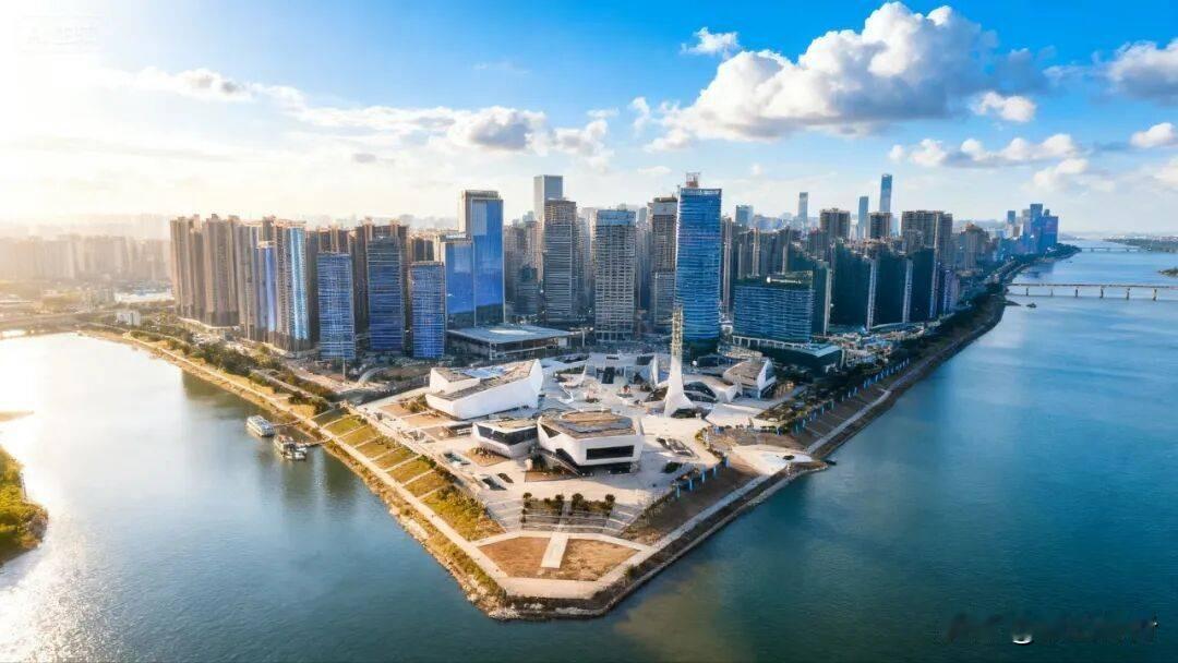 长沙北辰三角洲区位禀赋与楼市兴衰记
 
长沙城北开福区，湘江与浏阳河交汇的新河三