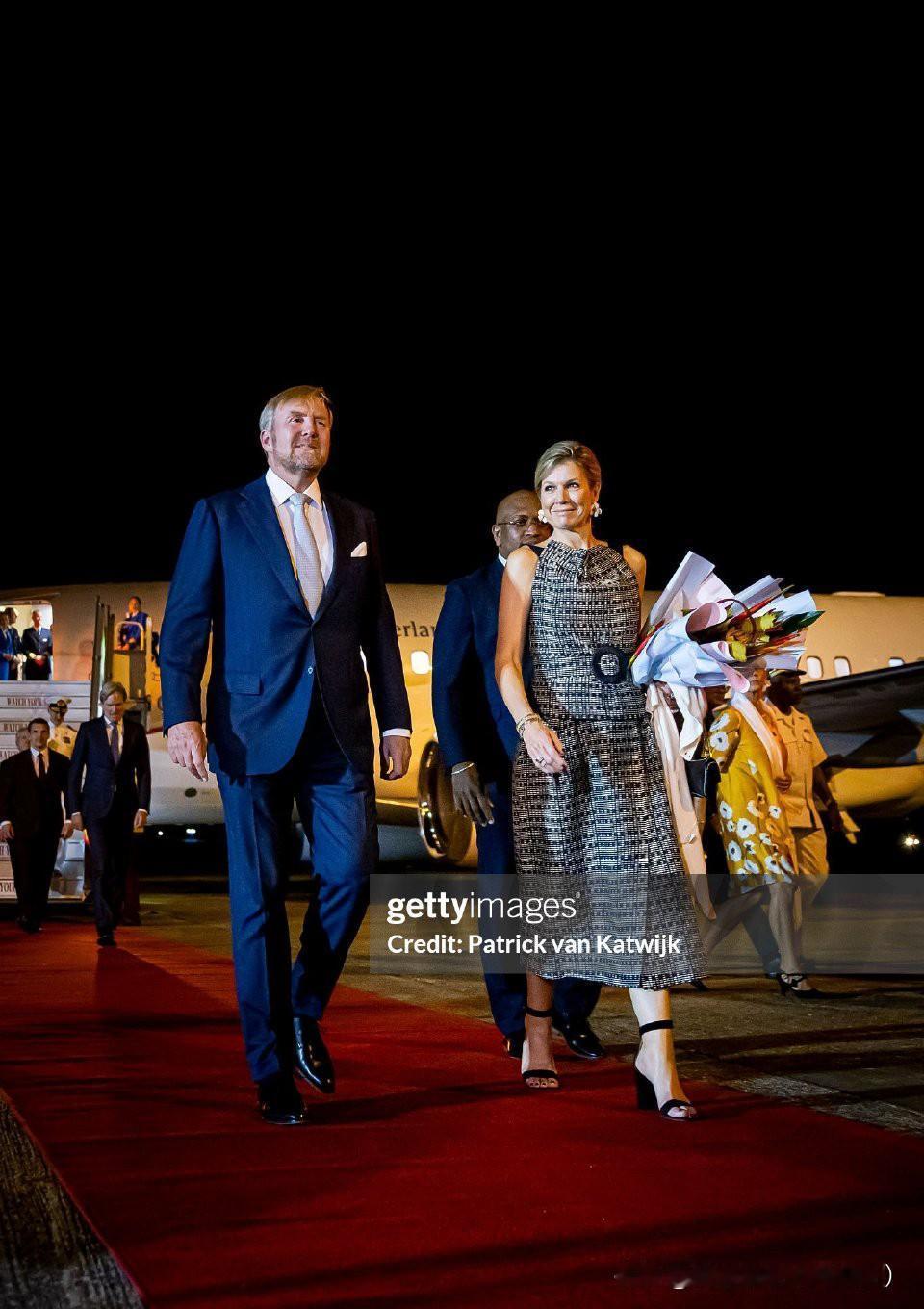 太喜欢这对了！国王夫妇访问苏里南🇸🇷！马克西玛王后的这几身穿搭亮眼又松弛！整