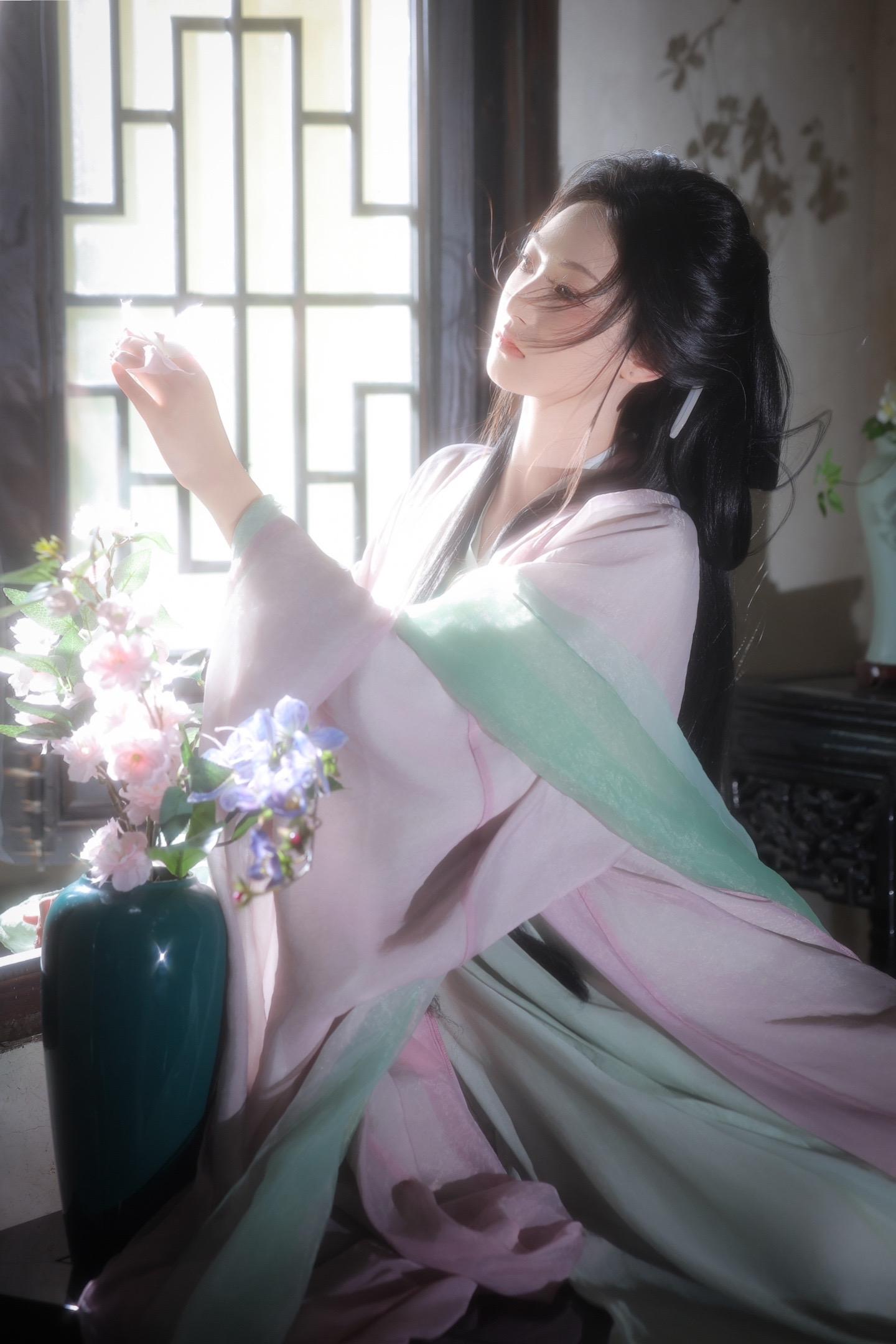 人间何所以 观风与月舒。乌镇