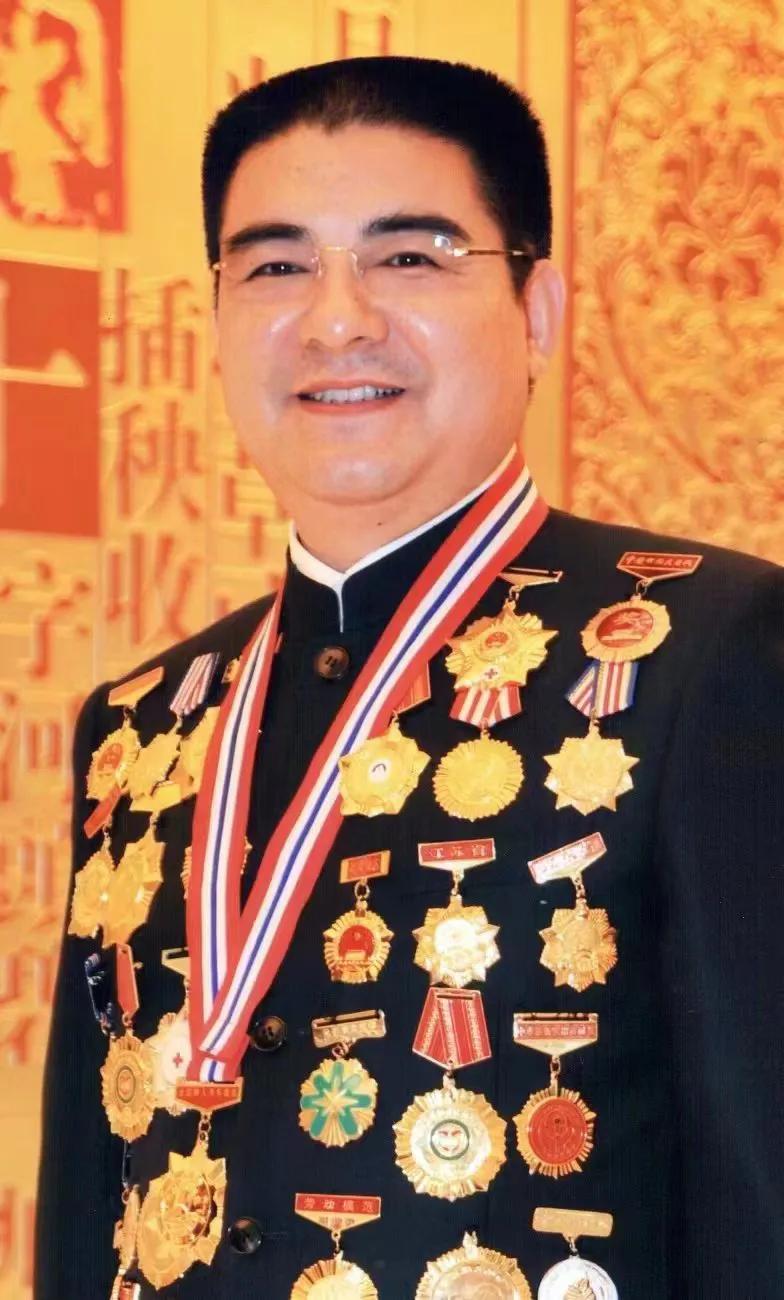 为何他这么有钱？解密陈光标的发财路！2025年，榕江洪水后，陈光标捐了2000万