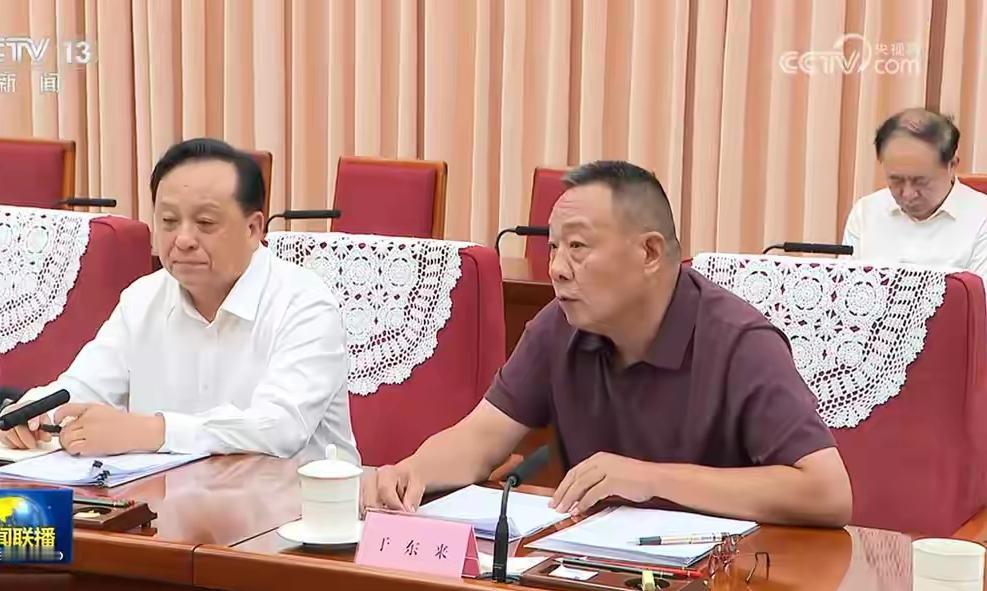 于东来1996年就揣着2万元进京捐款，用于建造航母！

那时的2万元，比现在的2