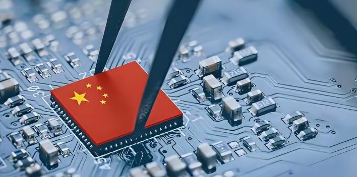 谁能想到，我们天天盯着光刻机，却忽略了芯片最底层的根基！日经亚洲刚刚捅出大消息：