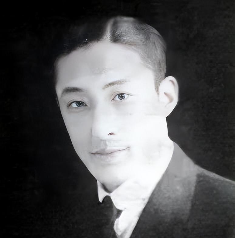 1945年，一个“汉奸”提着十亿现金和上百根金条投奔新四军，两位将领当场愣住，这