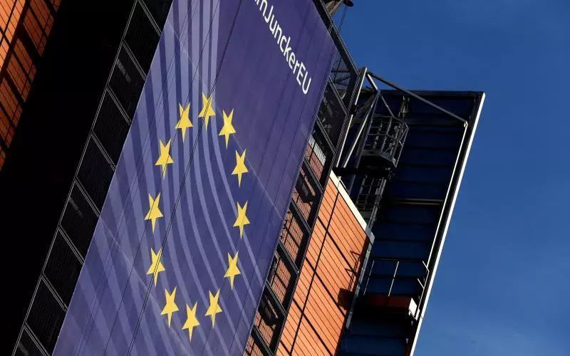 欧盟网络安全法修订草案暗藏黑名单，18个关键行业计划全链条排除特定国家供应商。表