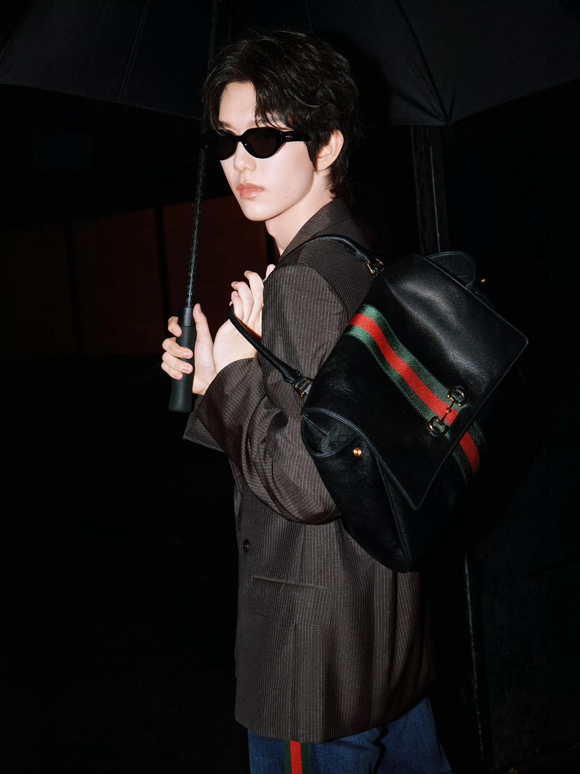 GucciBorsetto & Paparazzo手袋开始刷屏。👜 