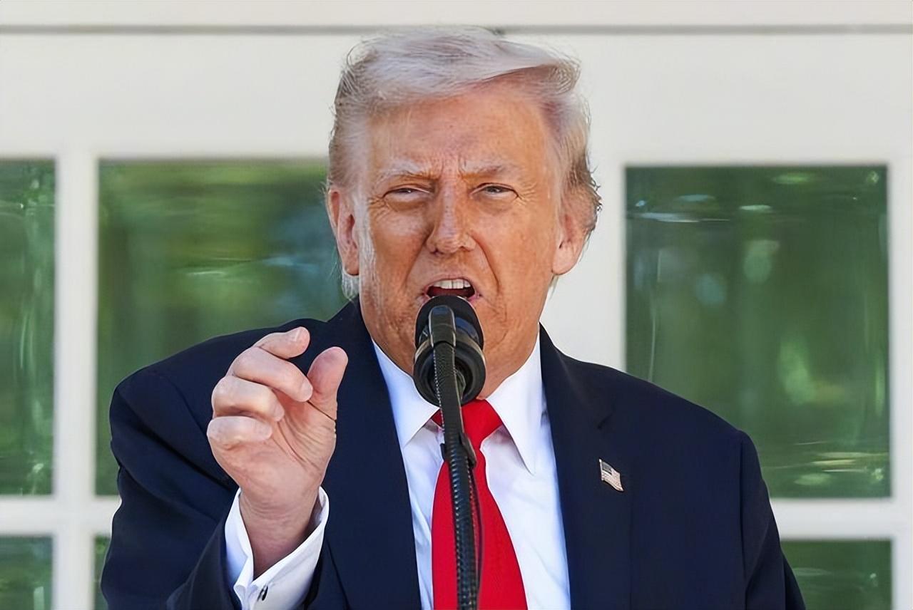 特朗普突然对华降温：不是善意，是被稀土卡脖子后的战略止损
美国防部曾想把中国列为