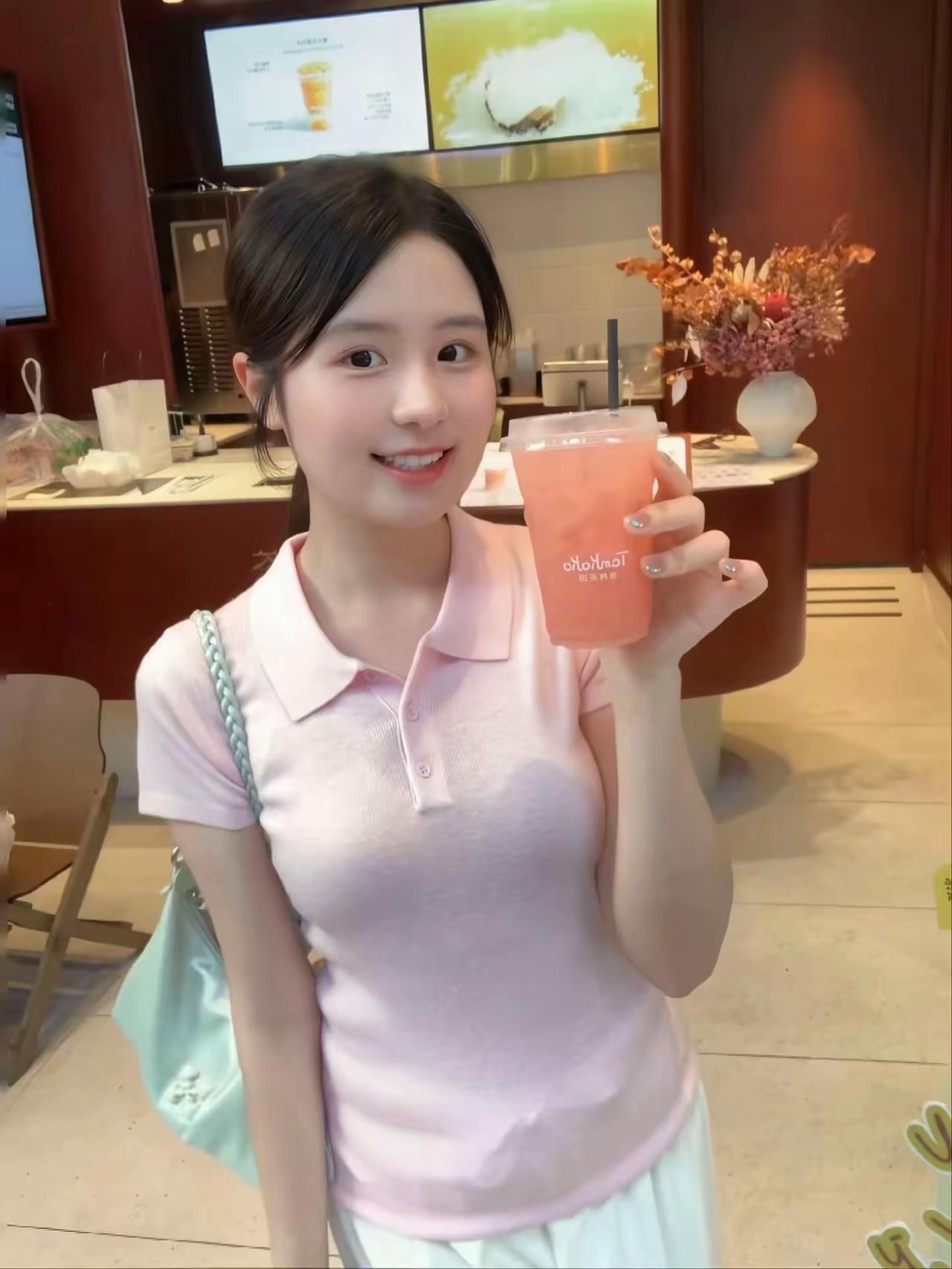 来一杯果汁。果汁橙汁饮品