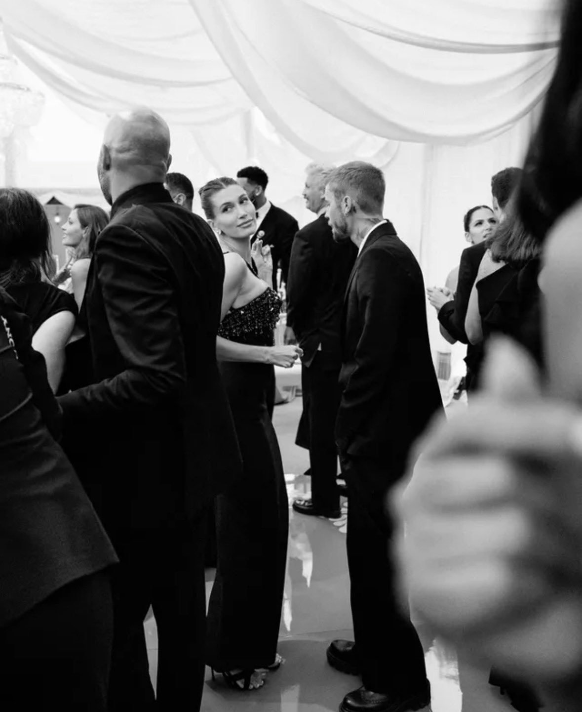 【📸】在上周末乔丹·伍兹和卡尔-安东尼·唐斯的婚礼庆典上。我宝宝笑的好灿烂，好