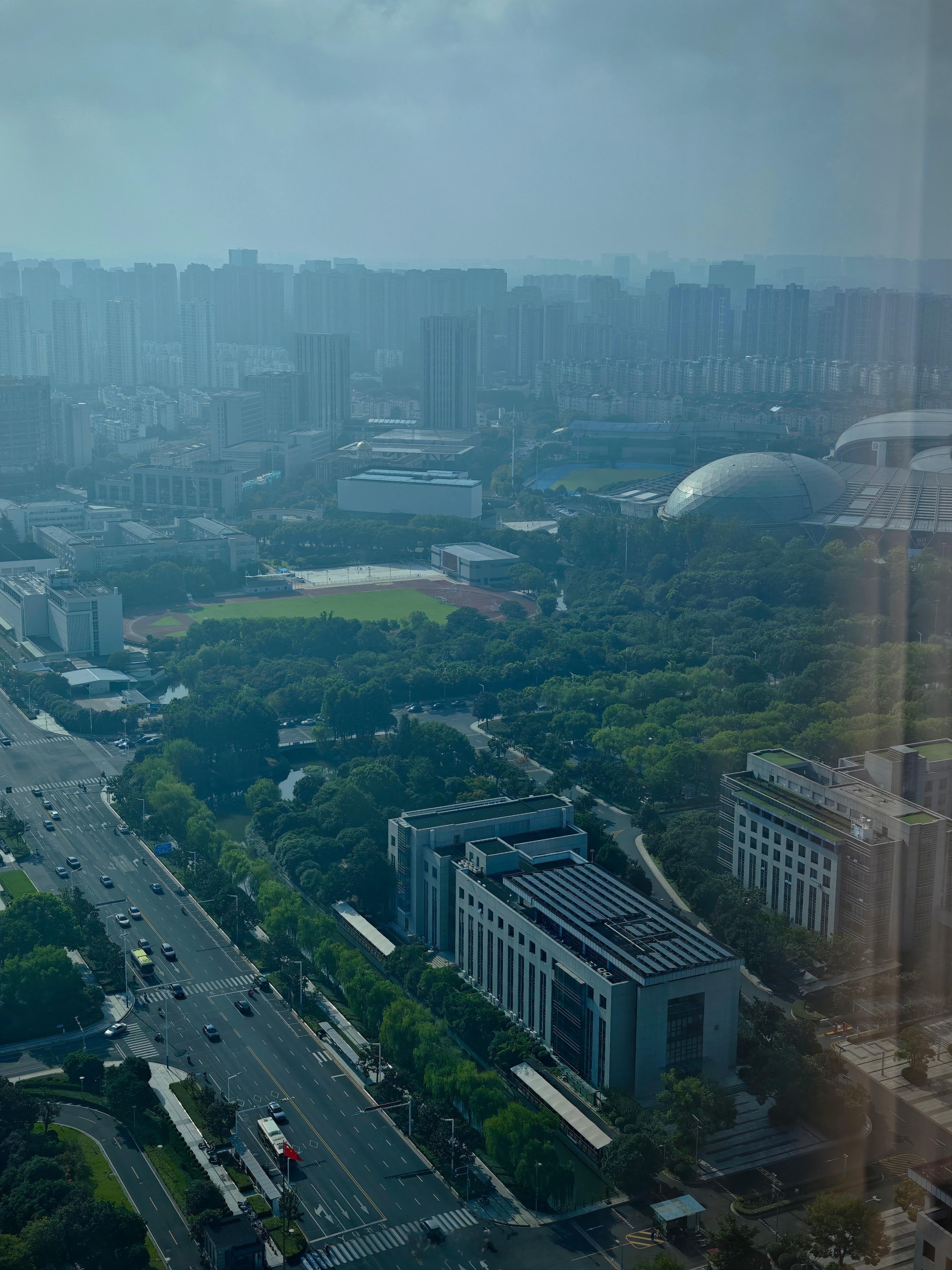今天在常州参观新能源科技企业，行程满满的一天早安 常州·常州现代传媒中心