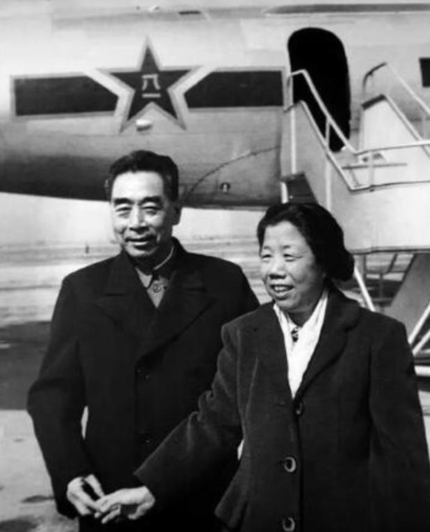 70年周恩来夫妇被邀合影，却是最后一次合影，邓颖超：我真后悔
“杜师傅，今天就拍