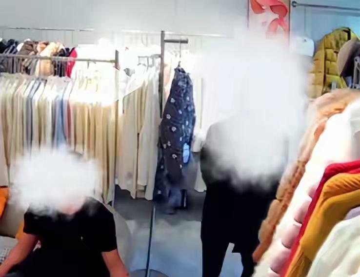 跨年夜，分手又被前男友约去吃饭的何女士，被前男友连捅26刀！死的真是冤枉。

1