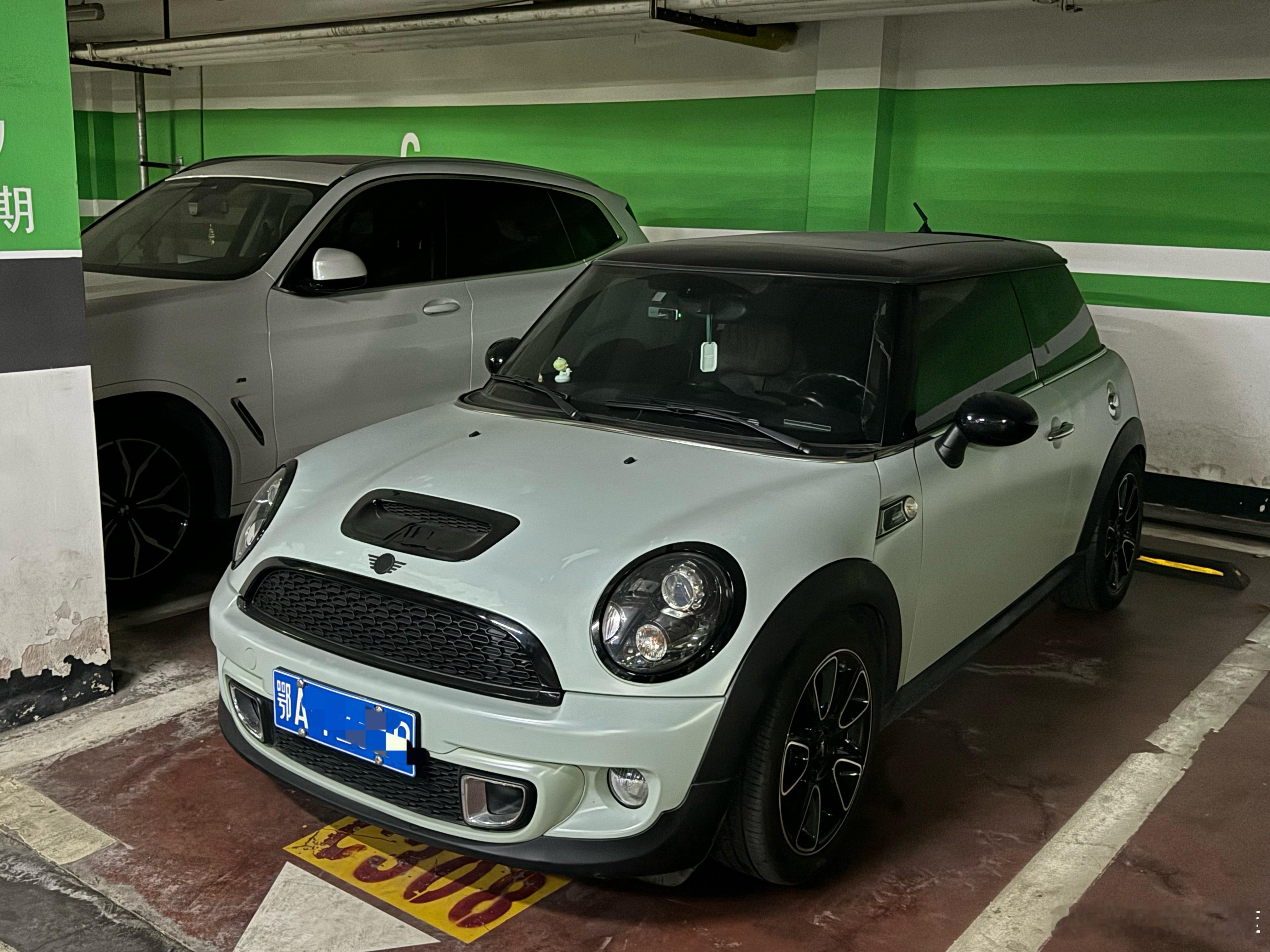 刚上门评估了一台MiNi这个版本 挺少有见2014年上牌 9.3万公里我很少碰这