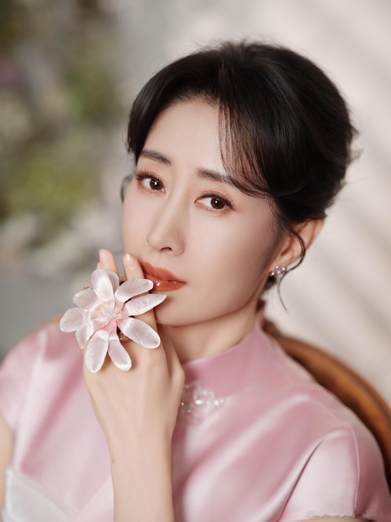 优雅与性感，你会怎么选成熟美人旗袍穿搭写真