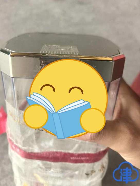 平台让消费者自证假酒太荒唐网上真的不好辨别，官方资质具备法律效力，远比个人土方法
