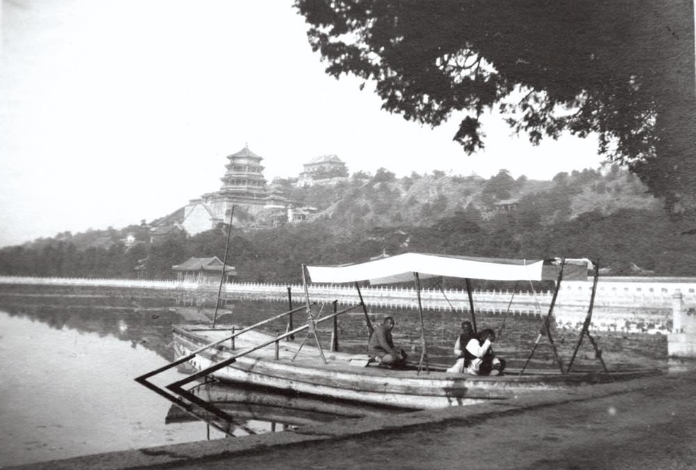 慈禧一生最荒唐的事：拿军费修园子，竟用“昆明湖”练海军！
咱今天聊个荒唐到家的真