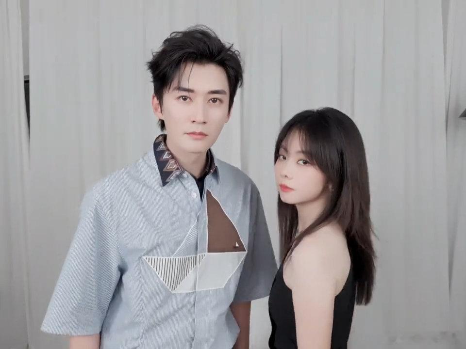 谭松韵刘学义共创谭松韵刘学义共创视频 氛围感大片！谭松韵刘学义共创视频，撑伞同框