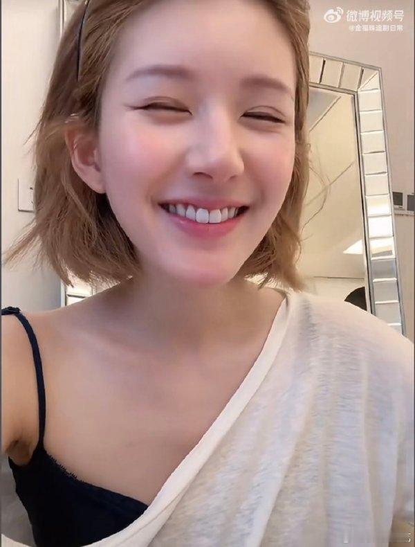 赵露思过两天要拍商务赵露思：过两天拍商务，“不拍就从这划钱”，打工人的卑微又好笑