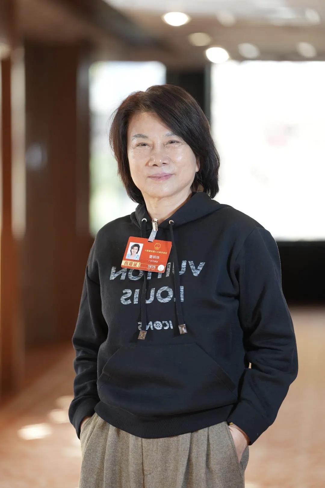 董明珠再次验证了，
那些“职场谎言”多么离谱！
不但不该无效加班，而且24小时不