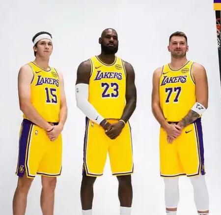 大概率湖人队的三大主力将缺阵！
 
湖人队刚打完对火箭的那场球，以124比116