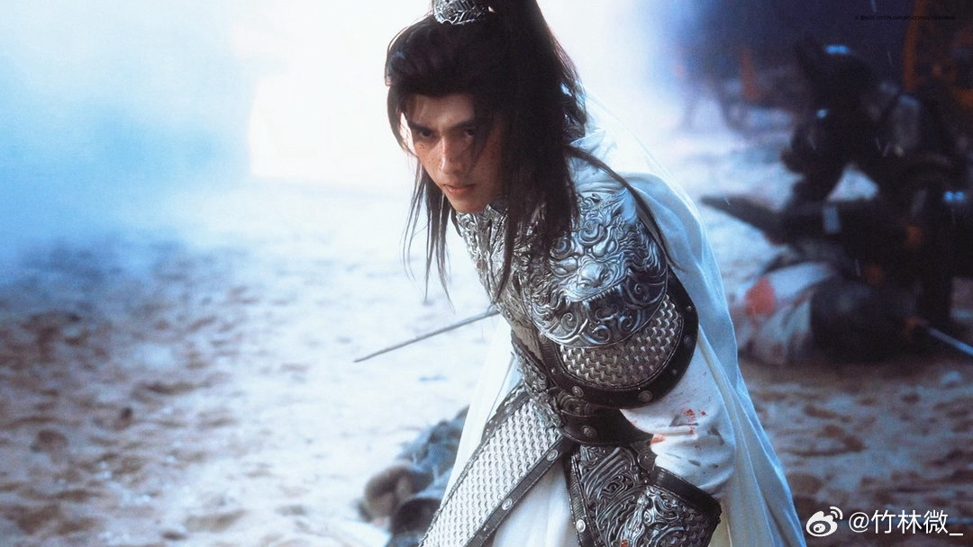 白日提灯 阿瑟演技看《白日提灯》能感觉到陈飞宇演技稳了，段胥的难过都在眼神里，不