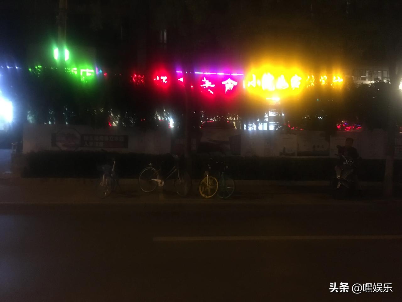 路过奥林匹克公园，发现不带口罩的市民随处可见，真的好为北京担心啊。
这几天疫情在