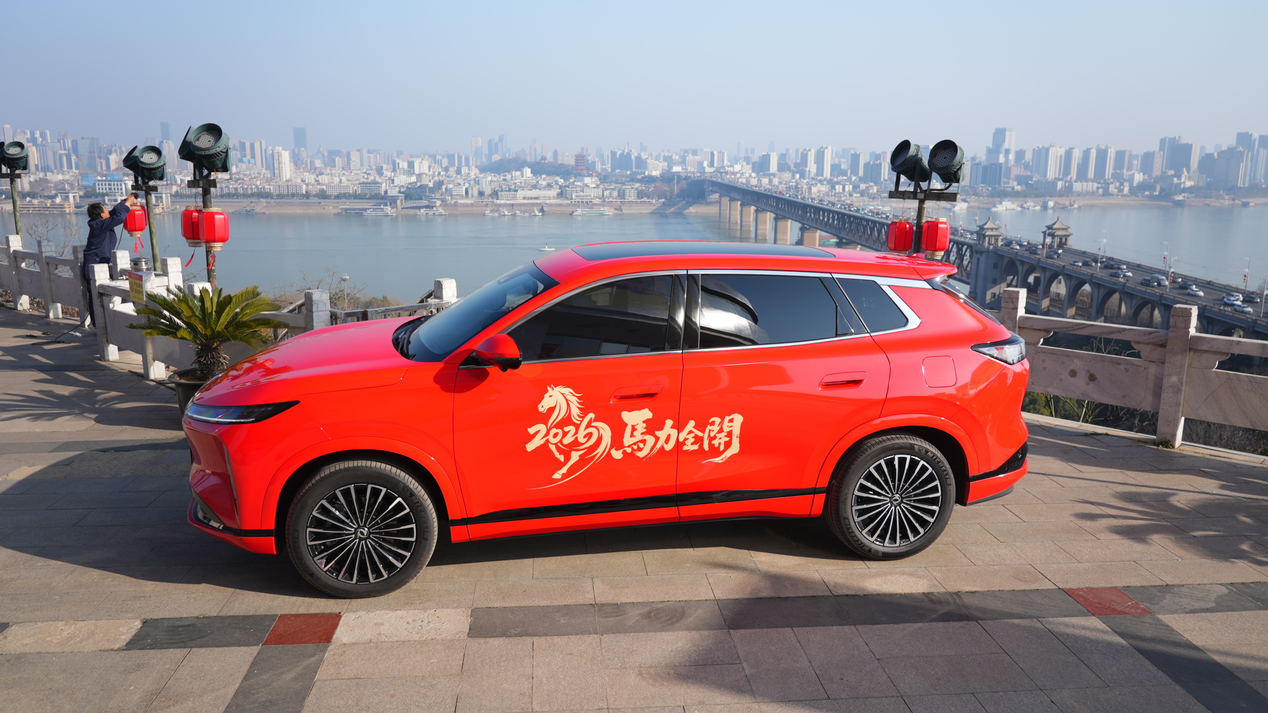 你对武汉龟山塔有什么印象？龟山塔重启首客身份有点东西