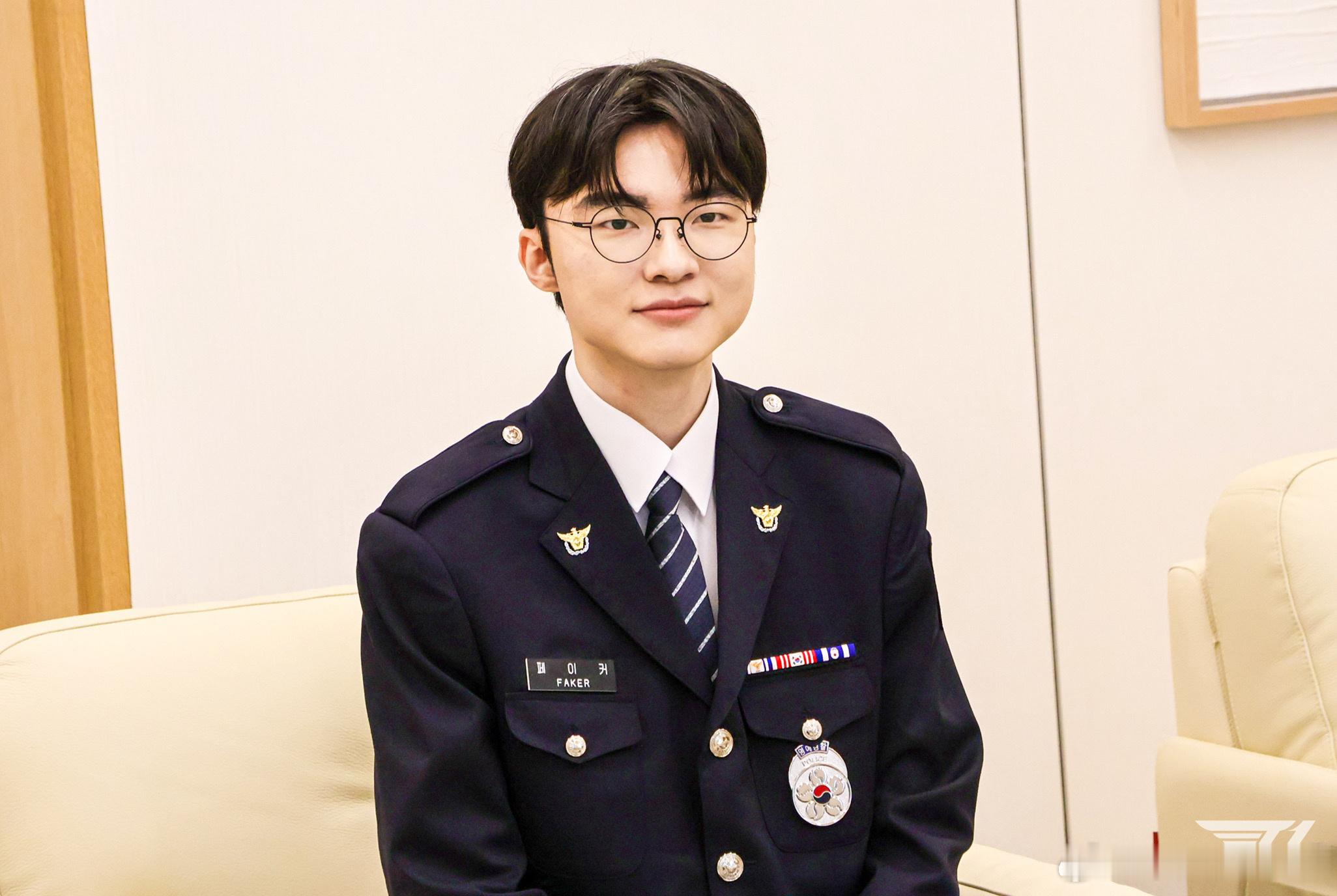faker从警喔糙，入编了？？？faker