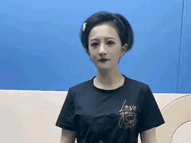 这还是那个人见人爱的小金铭吗？如果是，都糟蹋成什么样子了。人要经得起沉寂，端庄大