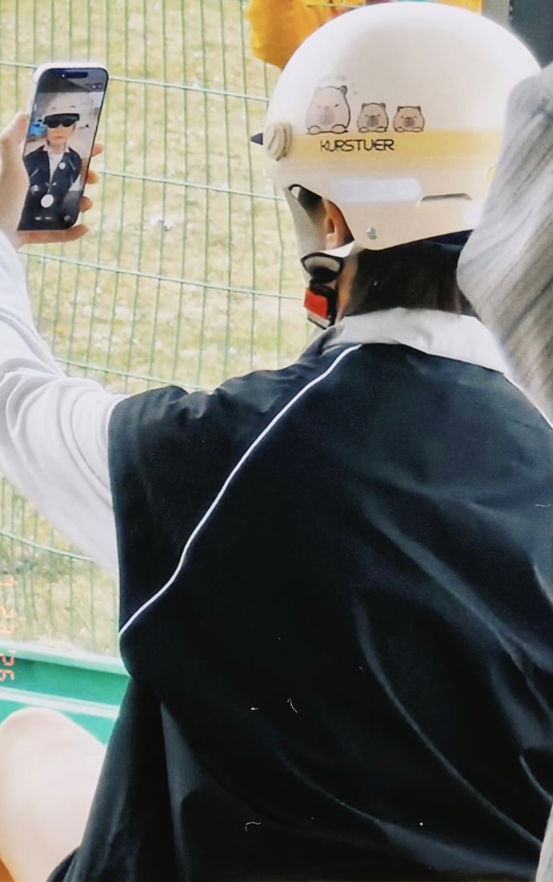第三集📣滑草自拍李宇春旅综路透  自拍什么时候方出来，挑战新技能滑草好开心的样