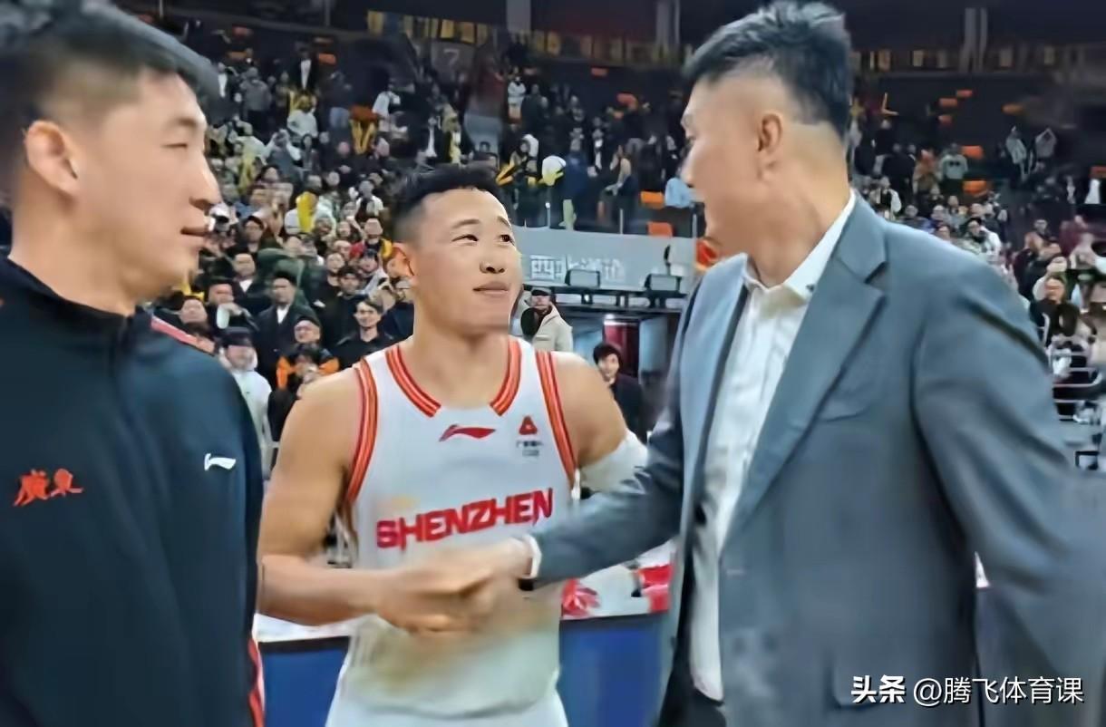 广东队曾错过贺希宁！

贺希宁  29岁，身高19.5米，体重90公斤，现役中国