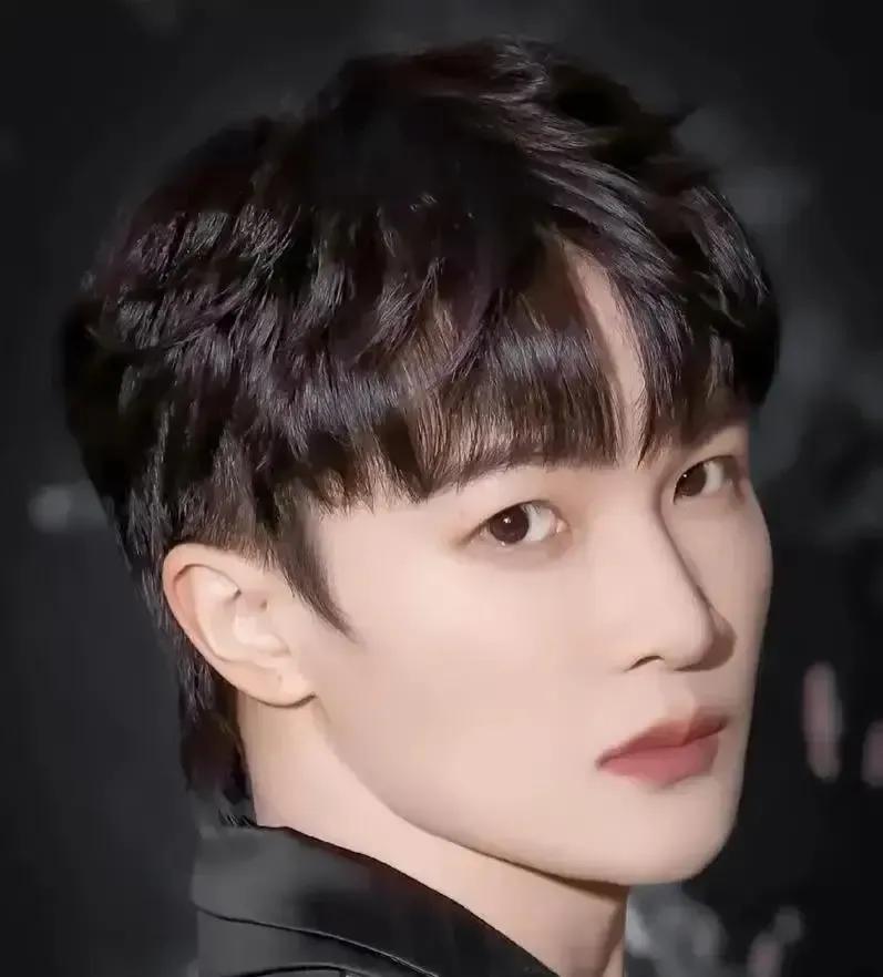 周深被曝悄悄掏了120万给云南山区小学和白血病娃娃治病，钱从他个人账户直接划走，