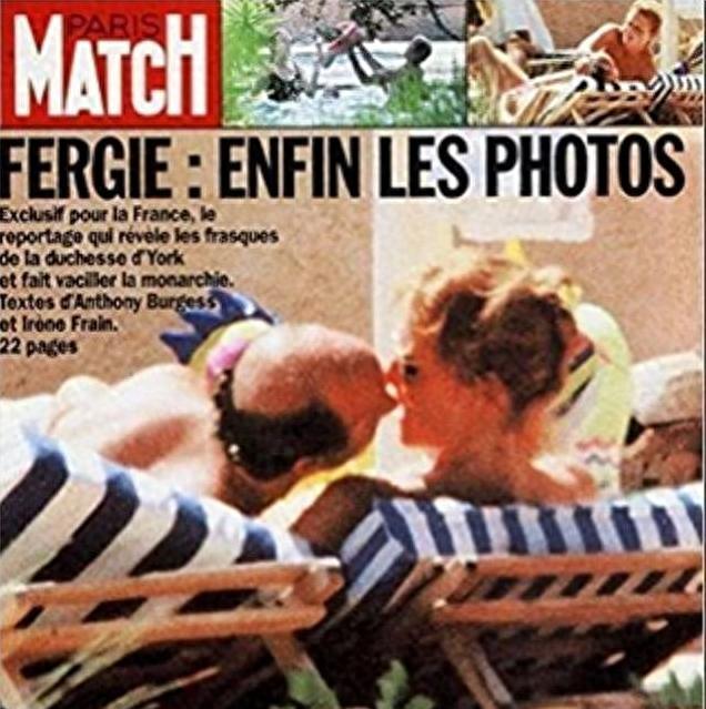 1992年，英国王室曝出最大丑闻:37岁富商吮吸着33岁王妃的脚趾。

1992