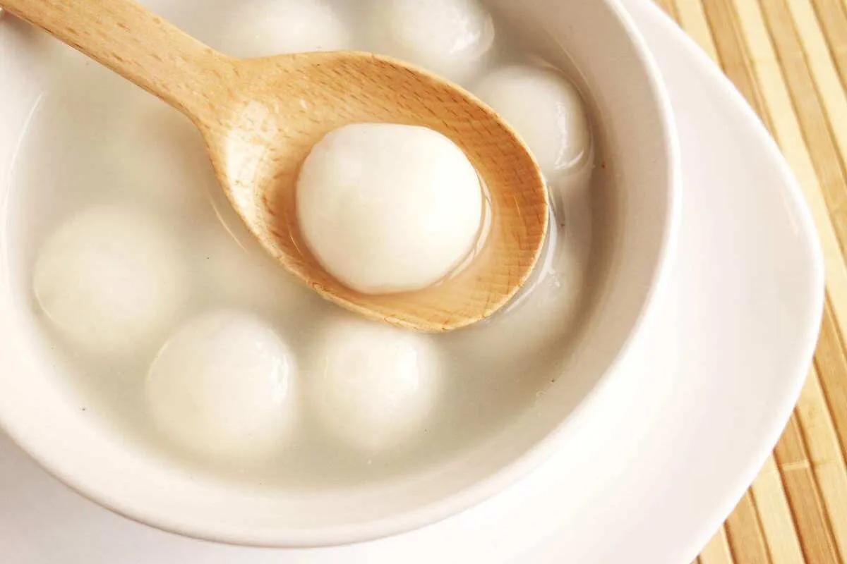 活了几十年
今天第一次知道汤圆和元宵的区别[捂脸]
原来我一个南方人一直吃的是元