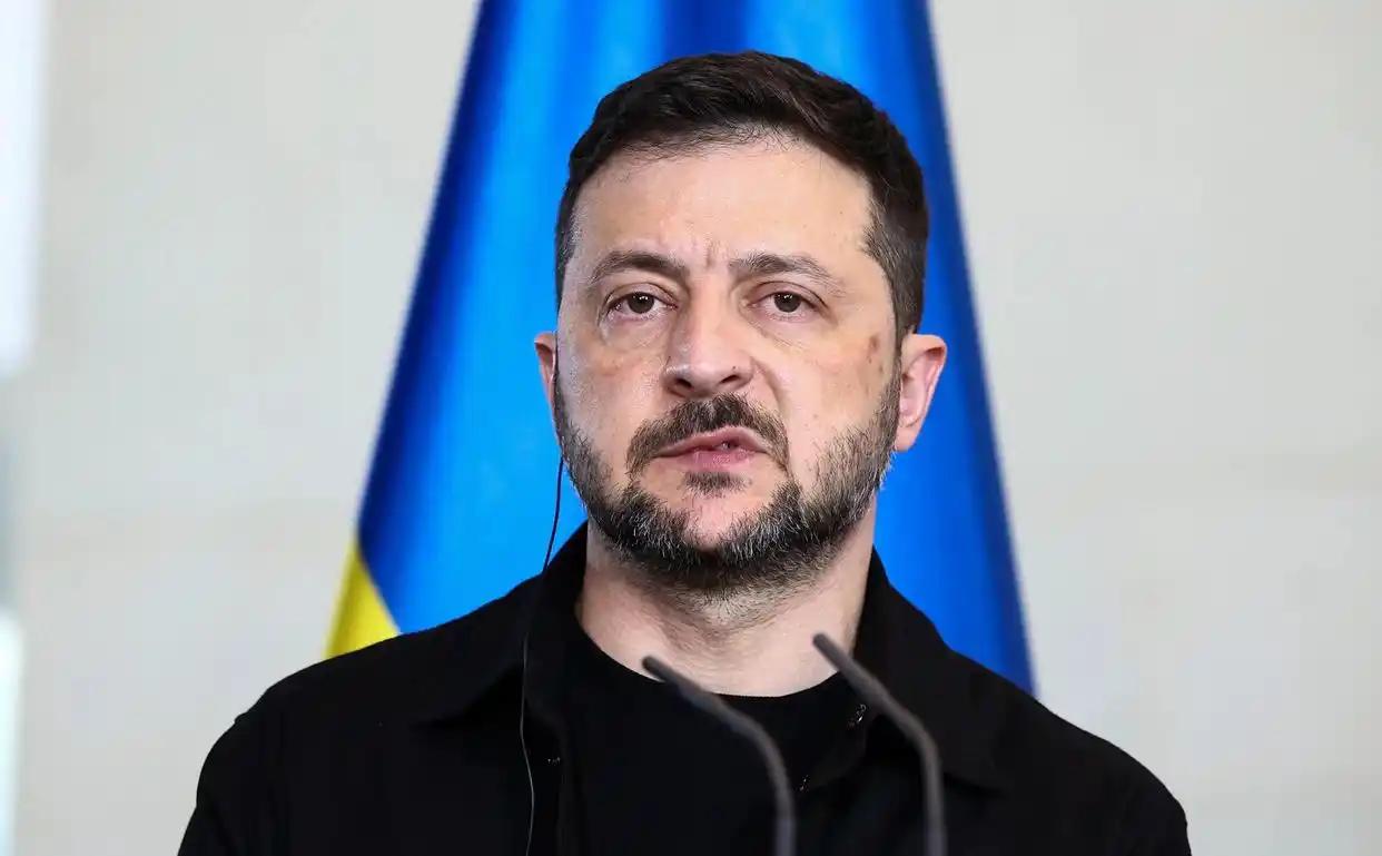 病急乱投医！泽连斯基已派军事人员到海湾地区“跑业务”。

近日，泽连斯基曾已向海