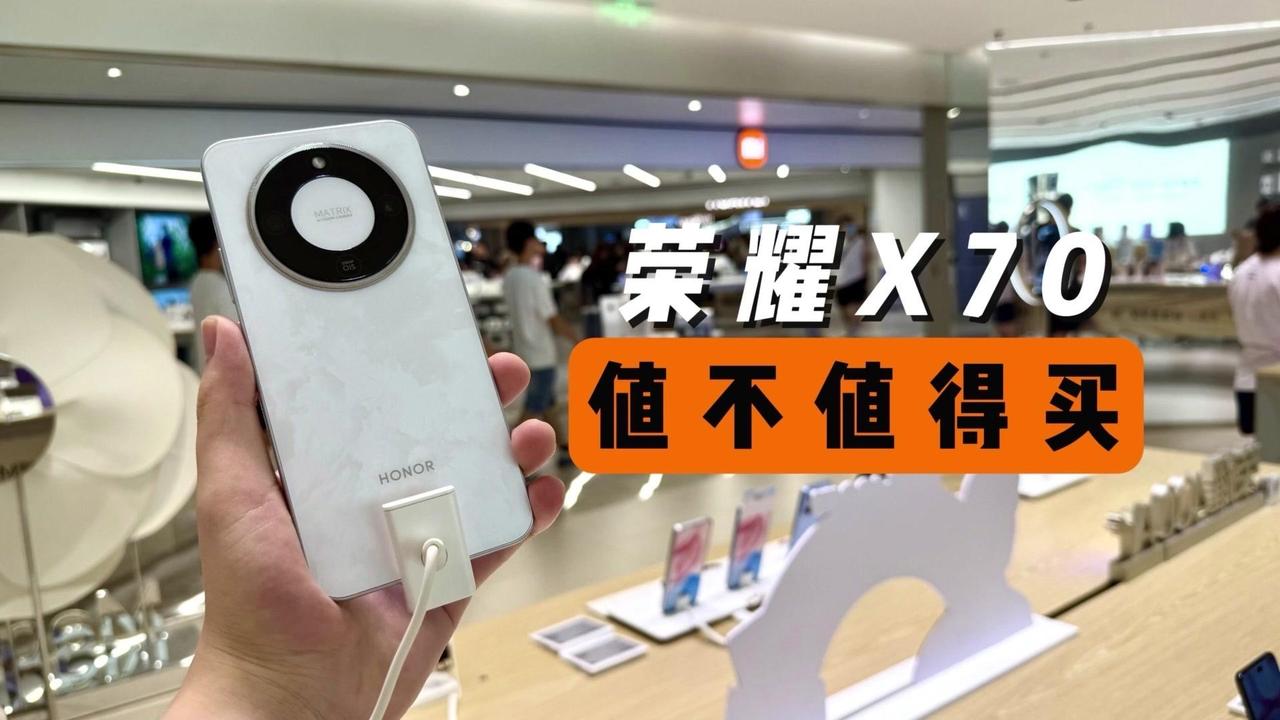 1️⃣采用塑料后盖和塑料边框，质感一般。但磨砂处理，手感还行，外观像谁？
2️⃣
