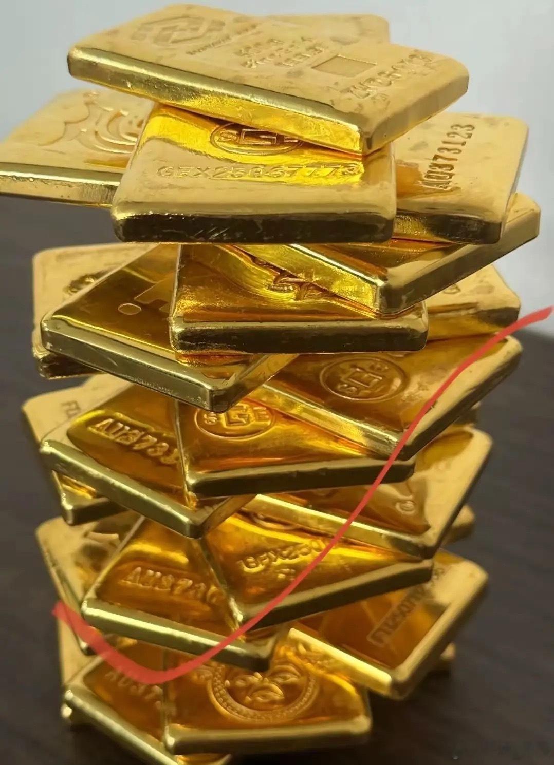 黄金的价格真是一波三折，一度失守4700美元/盎司整数关口。但是盘中突发消息，有