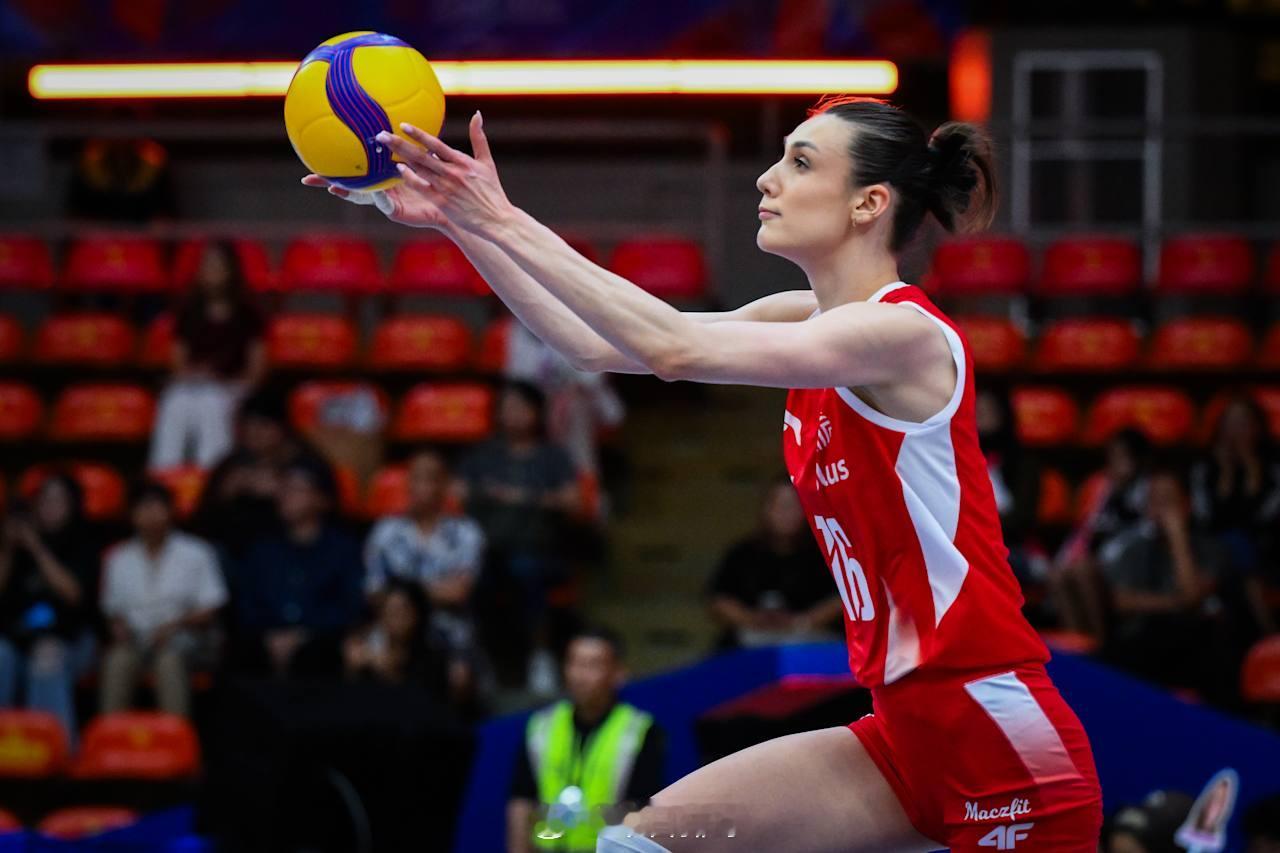 【2026世界女排联赛 曼谷站：波兰女排3-1乌克兰女排】北京时间18日晚上，分