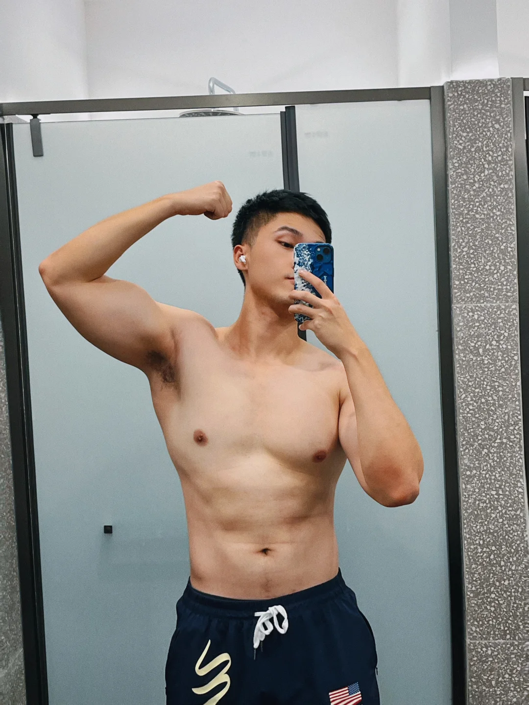右滑看我逐渐变凶