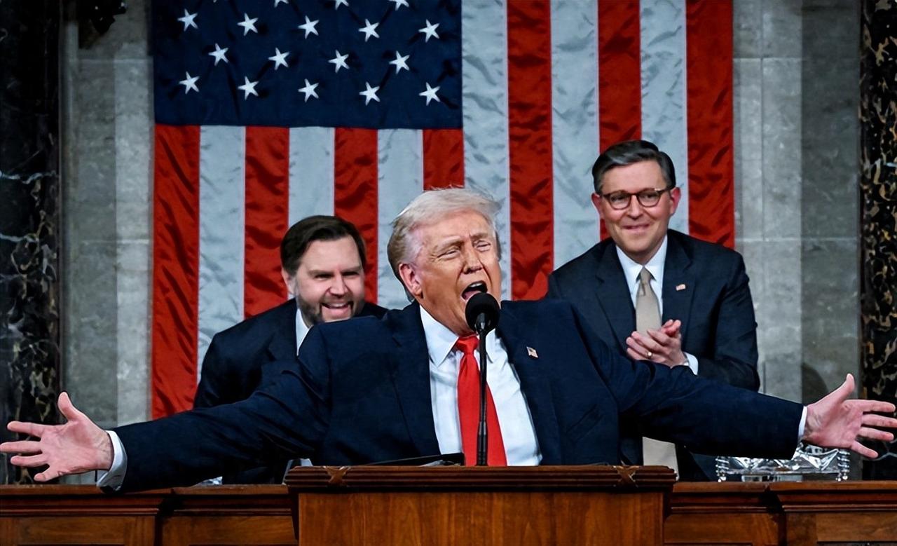 特朗普在国会的演讲里，夸了自己100分钟，美国在他带领下变强了，经济也好了，但纽