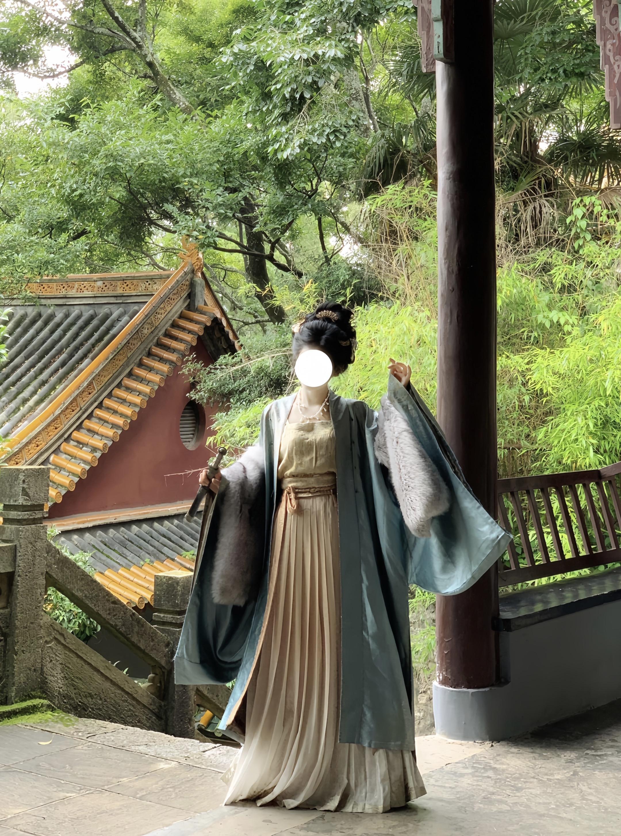 她入戏，有的人才会入局。